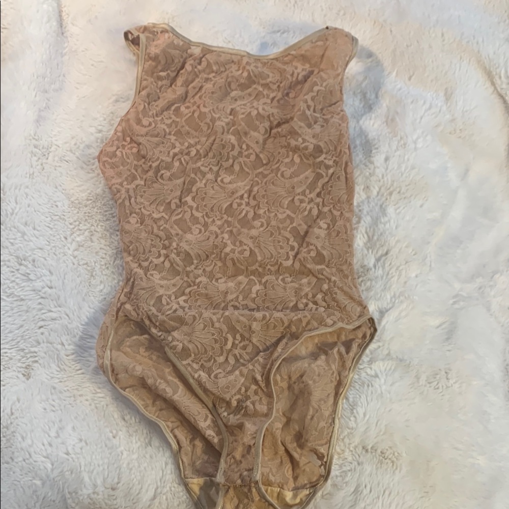 Gorgeous Bodysuit with Elegant Lace Detailing Small